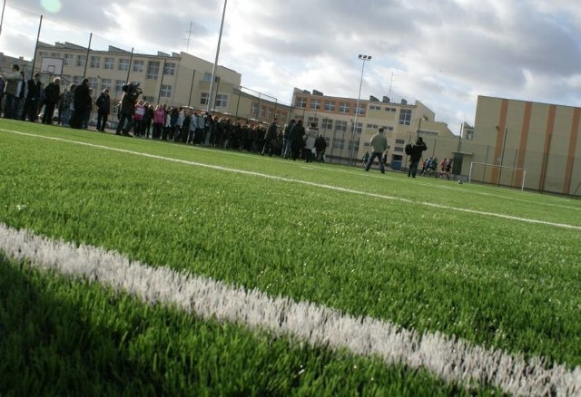 Piąty już kompleks boisk "Orlik 2012" otwarto w Inowrocławiu.