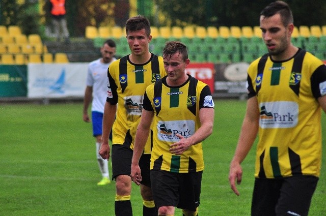Piłkarze Siarki Tarnobrzeg mają już dość wodzenia ich za nos przez władze klubu.