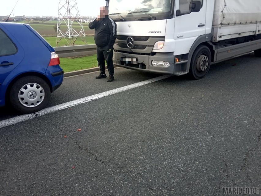 Wypadek na obwodnicy Opola. Zderzyły się trzy pojazdy, jedna osoba została ranna