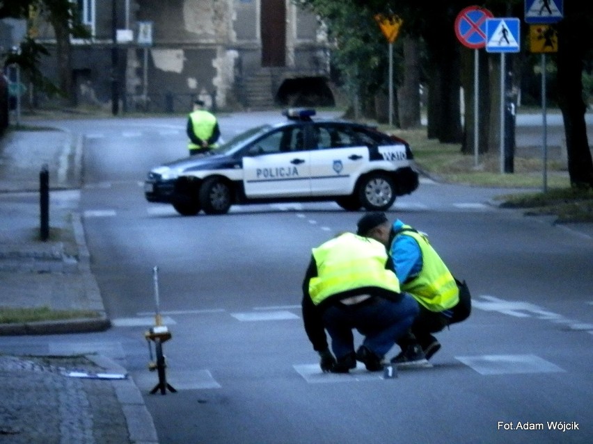 Policja z Białogardu na miejscu wypadku.