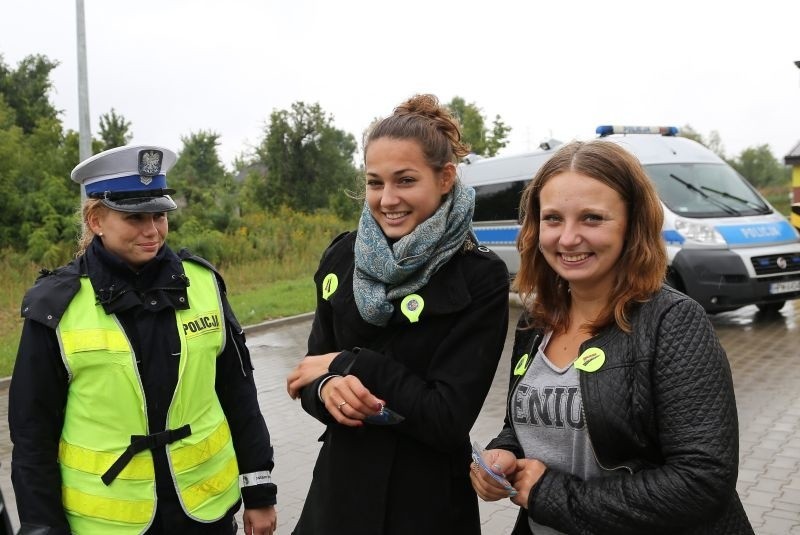 Księżyno. Policja rozdawała odblaski (zdjęcia)