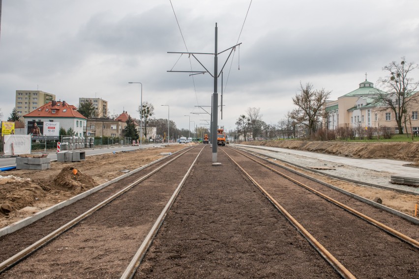 Postępują prace przy budowie trasy tramwajowej na Naramowice...