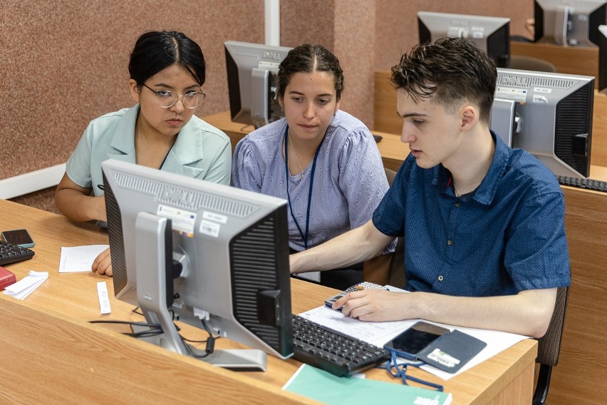Na Politechnice Białostockiej rozpoczęła się międzynarodowa szkoła letnia. Zagraniczni studenci uczą się o energooszczędnym budownictwie