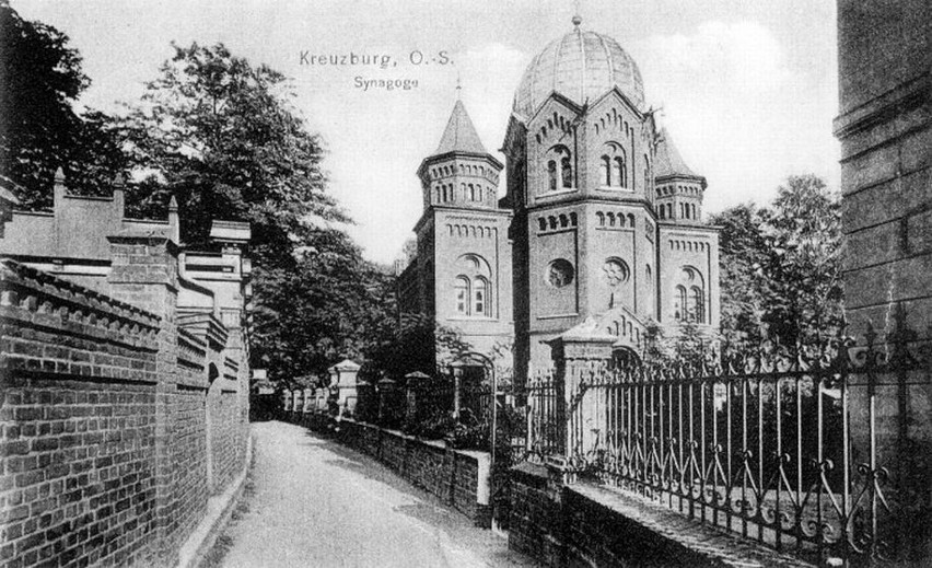 Tak wyglądała synagoga żydowska w Kluczborku. Znajdowała się...