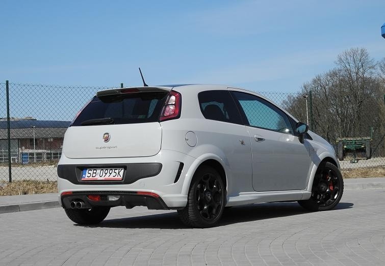 Testujemy: Abarth Punto - mocny zawodnik z Włoch