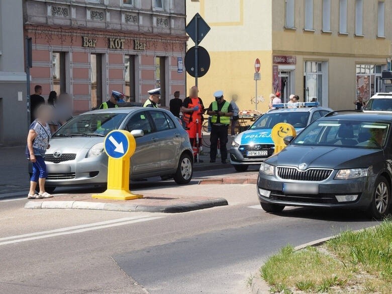 Kobieta potrącona na przejściu dla pieszych na ul....