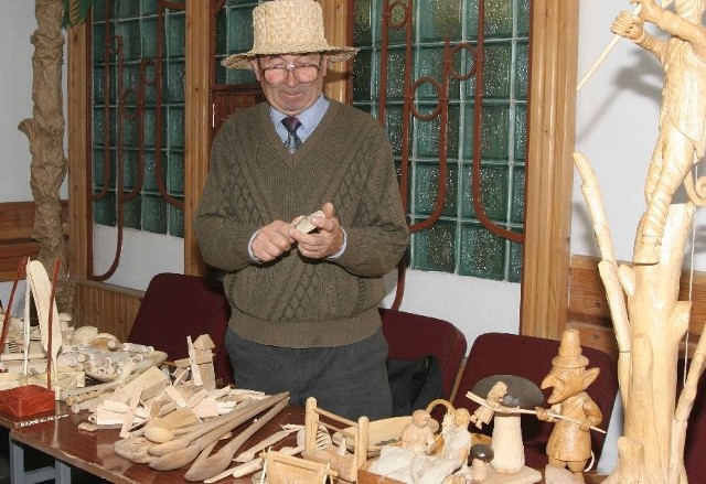 Drewniane zabawki i świątki wykonane przez Jana Puka były prezentowane na wielu  wystawach w kraju i za granicą.