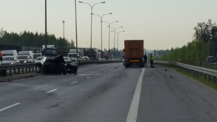 Wypadek w Jedlance w gminie Jedlińsk. 21-latek w szpitalu.