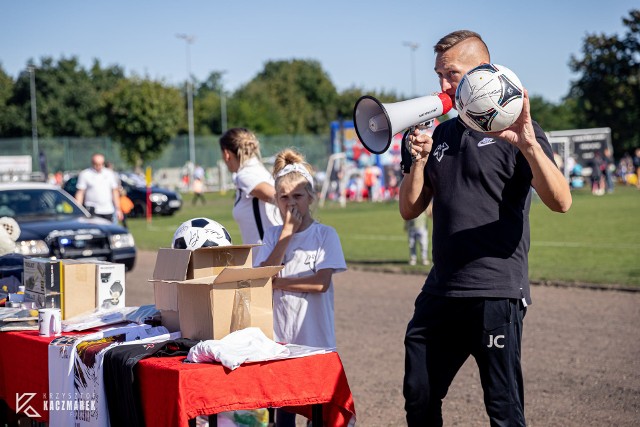 Jakub Cicio podczas jesiennego Festynu Charytatywnego na stadionie przy ul. Hożej.