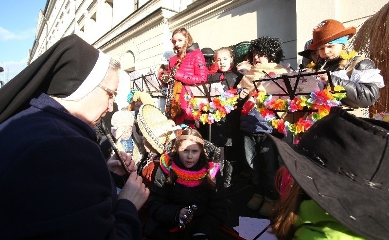 Święto Trzech Króli w Łodzi. Msza, parada i Jerzy Kropiwnicki w zbroi