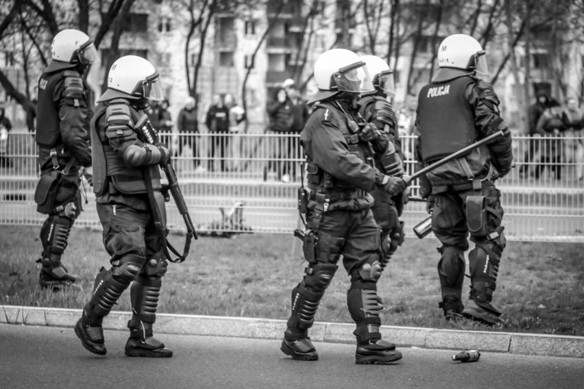 Praca w policji. Podlaska policja w Białymstoku przyjmuje zgłoszenia kandydatów (przykładowy test)