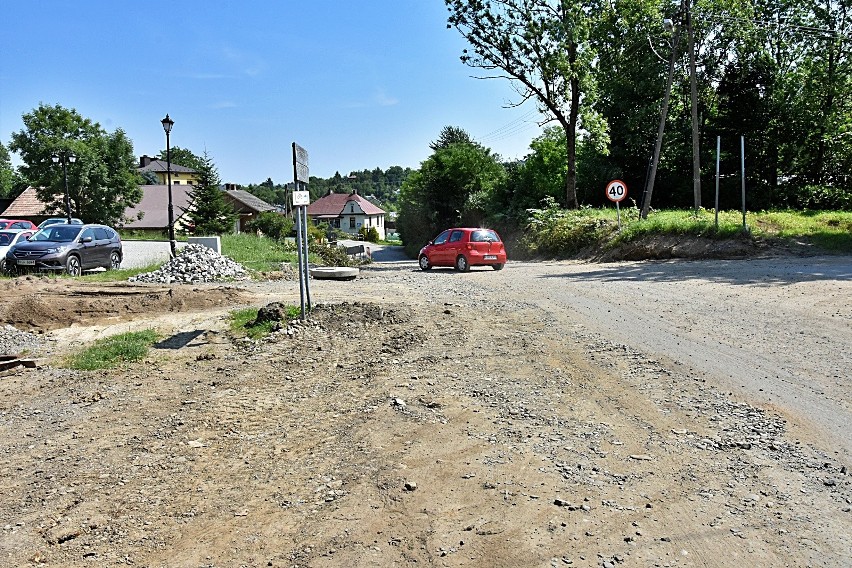 Droga łączy powiat gorlicki z nowosądeckim i od lat czekała...