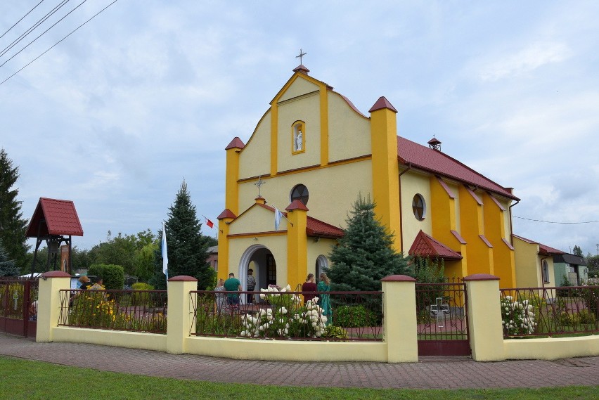 Jubileusz 70-lecia kościoła polskokatolickiego w Studziankach Pancernych w gminie Głowaczów. Zobacz zdjęcia