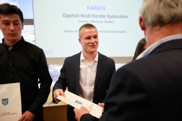 Karateka Konrad Kozubowski z Opolskiego Klubu Karate Kyokushin (mistrz Europy w konkurencji kata) jest jednym ze 115 sportowców, który przyznano stypendium z pieniędzy budżetu województwa.