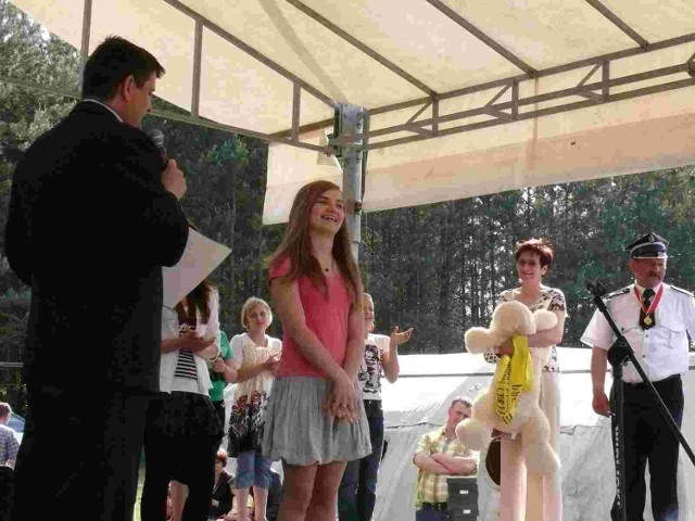 Wybory Miss Królowej Miodu wygrała Ania Gontarska (w środku).