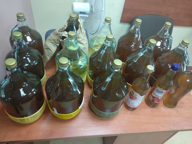 Alkohol znaleziony przez policjantów u mieszkańca gminy Zagnańsk