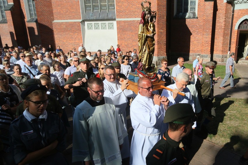 Odpust w Wąwolnicy. Tłumy wiernych zjechały do sanktuarium Matki Bożej Kębelskiej. Zobacz zdjęcia