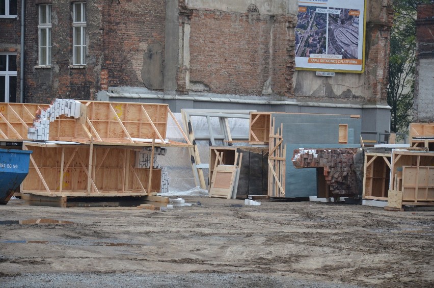 Spielberg we Wrocławiu. Na Kurkowej budują nową kamienicę (ZDJĘCIA)