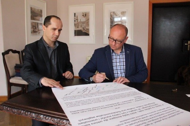 Burmistrz Pszczyny podpisał petycję do premier Szydło ws. norm na paliwa stałe