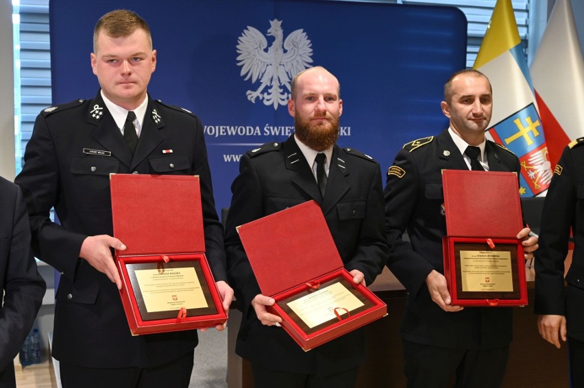 Wśród odznaczonych są aspirant Łukasz Lipiński z Komendy...