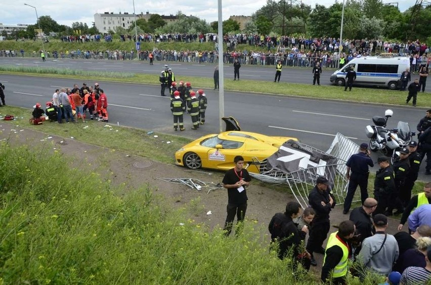 Wypadek na Gran Turismo w Poznaniu