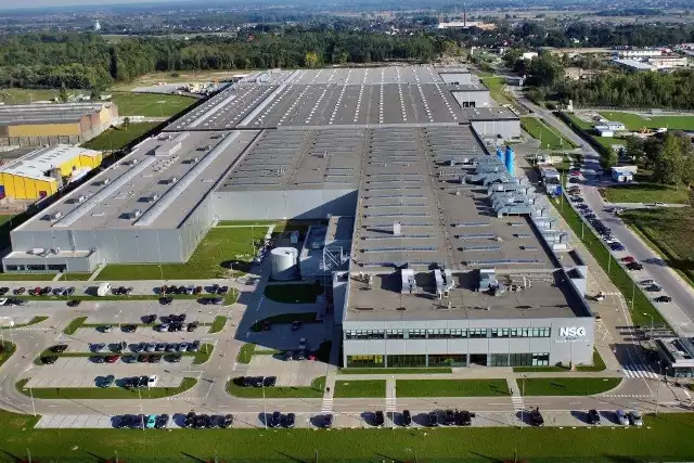 Pilkington Automotive Poland z Sandomierza otworzył nową fabrykę w Chmielowie na PodkarpaciuNowa fabryka Pilkington Automotive Poland w Chmielowie, na terenie Tarnobrzeskiej Specjalnej Strefy Ekonomicznej.