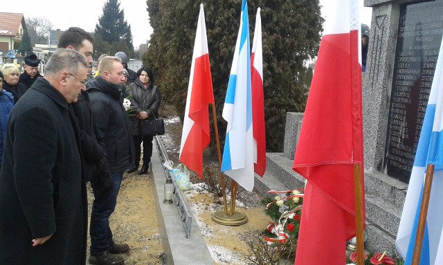 W rocznicę masakry w hucie Katarzyna na cmentarzu w Sosnowcu-Zagórzu uczczono zastrzelonych 9 lutego 1905 roku
