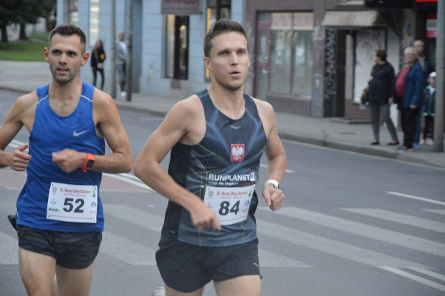 Adam Marysiak i Jacek Stadnik stoczyli między sobą walkę o zwycięstwo. Braliście udział w biegu? Szukajcie się na naszych zdjęciach.