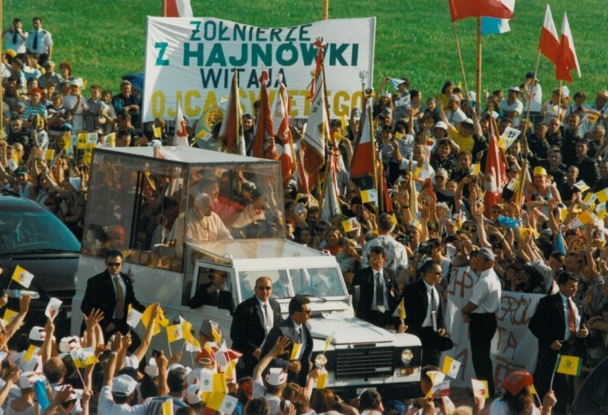 Dziś rocznica śmierci papieża Polaka. Tak witaliśmy Jana Pawła II w naszym regionie (archiwalne zdjęcia)