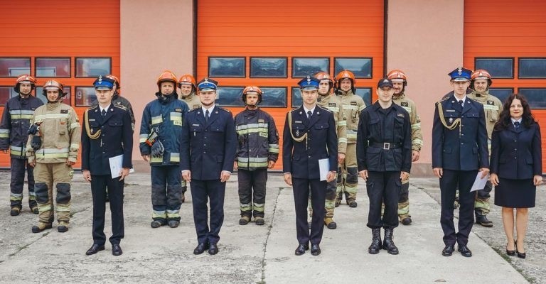 Wręczenie aktów nadania stopnia młodszego aspiranta w KP PSP...