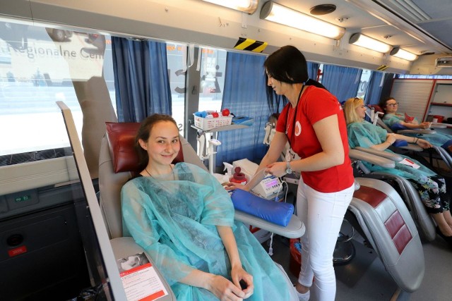 Oddaję krew od czterech lat. Niestety, ostatnio musiałam zrobić sobie przerwę - mówi Paulina Szewczuk