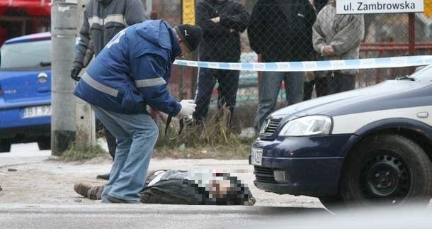 Policjanci w kilka godzin po śmierci Robina H. wciąż prowadzili czynności śledcze.