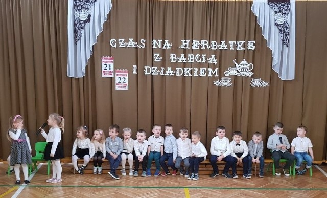 Dzieci z Przedszkola Samorządowego w Wodzisławiu dały piękny występ dla swoich dziadków z okazji Dnia Babci i Dziadka.