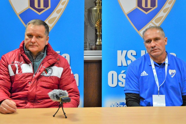 Marcin Kozłowski, trener Zagłębia Sosnowiec (z lewej) i Jirzi Szejba, szkoleniowiec Unii Oświęcim.