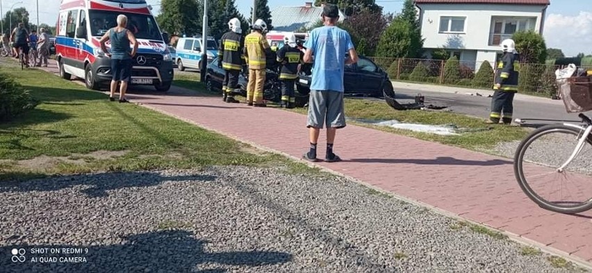 Wypadek w Gorzycach. Zderzenie dwóch samochodów na ulicy Przybyłów