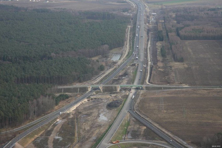 Jak przebiegają prace przy budowie drogi S6 w zachodniej...