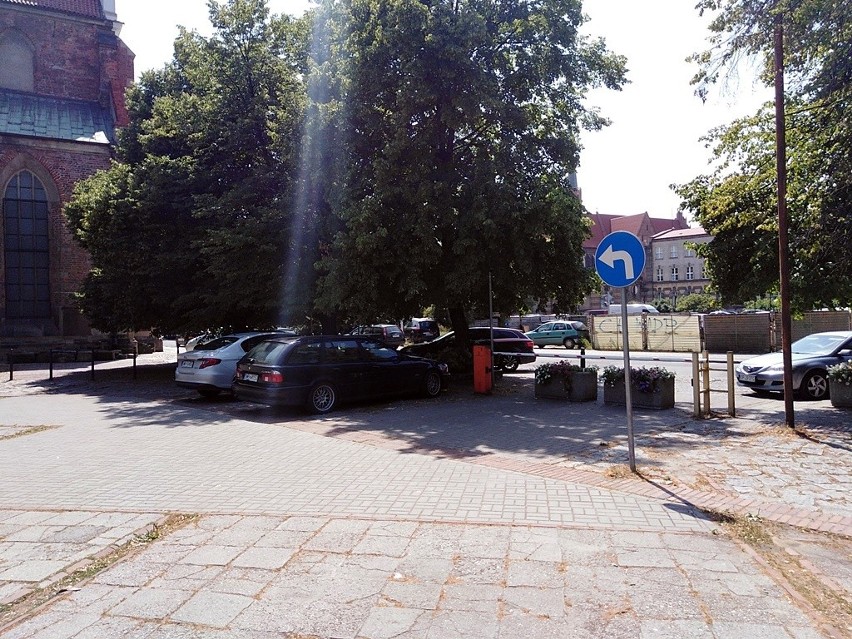 Parking na Bernardyńskiej zlikwidowany - czy na pewno?