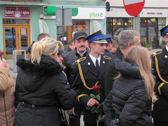 Defilada i ślubowanie strażaków w Częstochowie. Towarzyszyły...