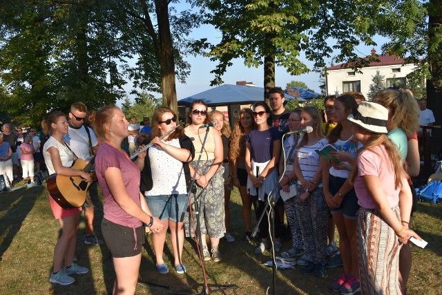 Pielgrzymka krakowska w drodze na Jasną Górę modliła się w Myszkowie