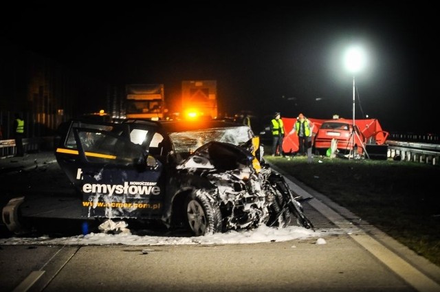 Fiat punto pędził z prędkością 100 km/h.