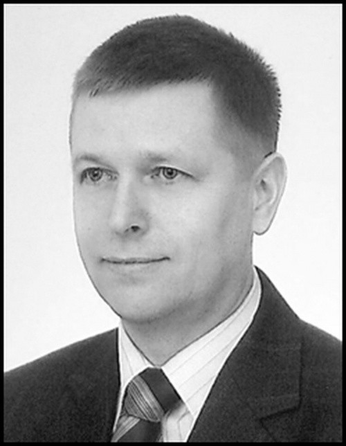 Tadeusz Dyr był wieloletnim wykładowcą na Uniwersytecie Technologiczno-Humanistycznym w Radomiu. W swoim dorobku ma również wiele prac naukowych.