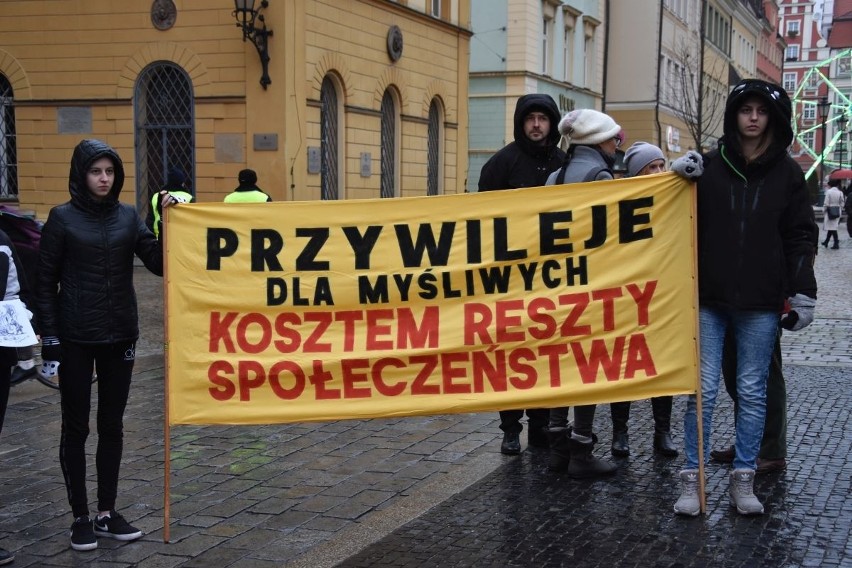 Protest "Las dla wszystkich!"