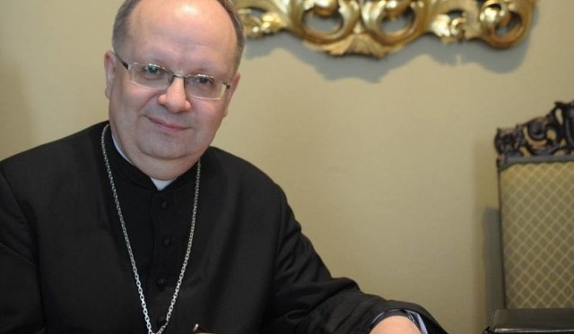 Biskup opolski Andrzej Czaja.