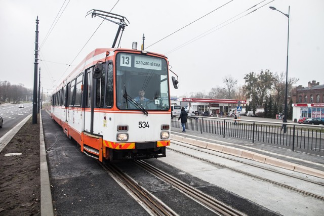 Łodzianie narzekają, że tramwaje linii nr 13 spóźniają się nawet kilkanaście minut. Urzędnicy zapewniają, że w grudniu będzie lepiej