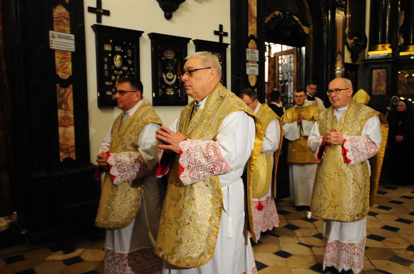 Pasterka w katedrze na Wawelu. Uroczystej mszy przewodniczył abp Marek Jędraszewski