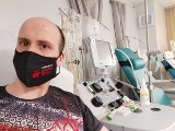 Bohaterowie są wśród nas! Michał Piasecki, wolontariusz włoszczowskiej Fundacji „Jesteśmy Blisko” pomaganie ma w genach! Dosłownie (ZDJĘCIA)