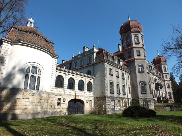 Brynek, Zespół pałacowo-parkowy, Pałac Donnersmarcków - obecnie