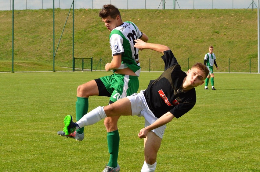 5. liga piłkarska, grupa Wadowice. Brzezina Osiek i Victoria Jaworzno szanują punkt [ZDJĘCIA]