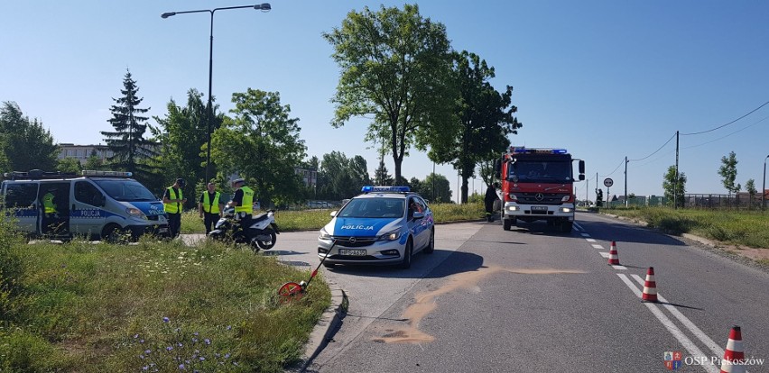 Poranny wypadek w Piekoszowie. Droga była całkiem zablokowana. Ranna kobieta