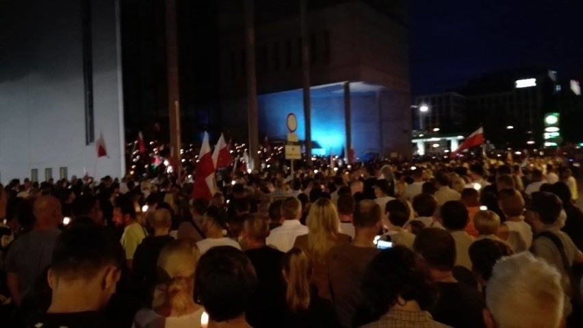 Protest przed Sądem Okręgowym w Katowicach 3xVETO W niedzielę tysiąc osób ZDJĘCIA + WIDEO